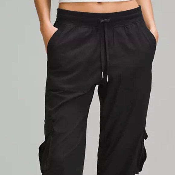 Lulu Lemon Cargo pants - Picture 1 of 3